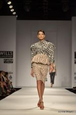 Model walk the ramp for Ashish Soni Show at Wills Lifestyle India Fashion Week 2012 day 4 on 9th Oct 2012 (20).JPG